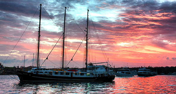 Boat, ship, kayak, canoe, gondola images