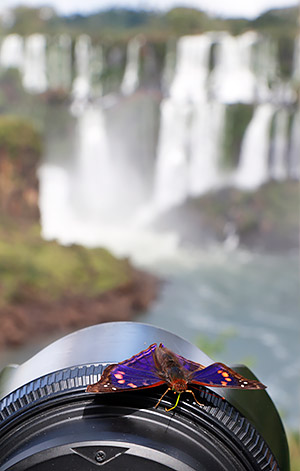 Photo tour image of the Iguazu Falls on the Argentina-Brazil border